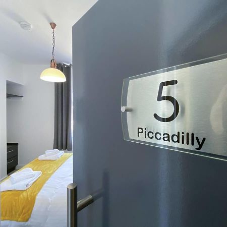 Piccadilly By Pureserviced Plymouth Bagian luar foto